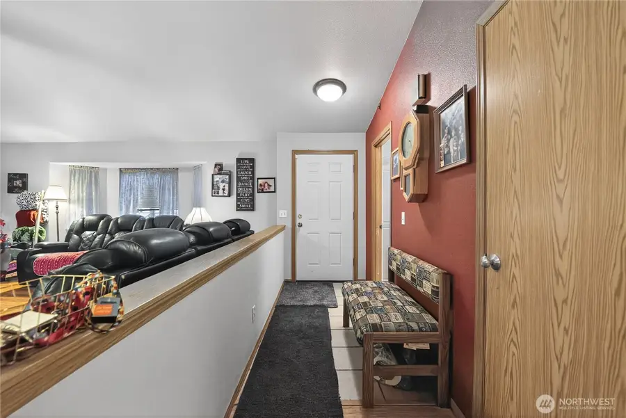 214 Cedar Street E, Roy, WA 98580 - Image #2