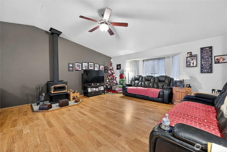 214 Cedar Street E, Roy, WA 98580 - Image #3