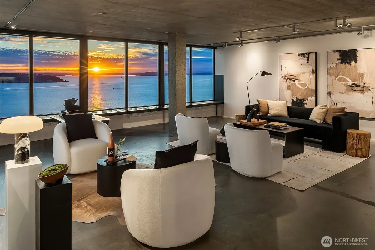 2201 3rd Avenue #2601, Seattle, WA 98121 - Image #1