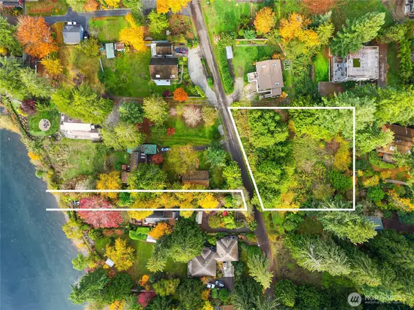 9674 Olympus Beach Road #116 & 117, Bainbridge Island, WA 98110