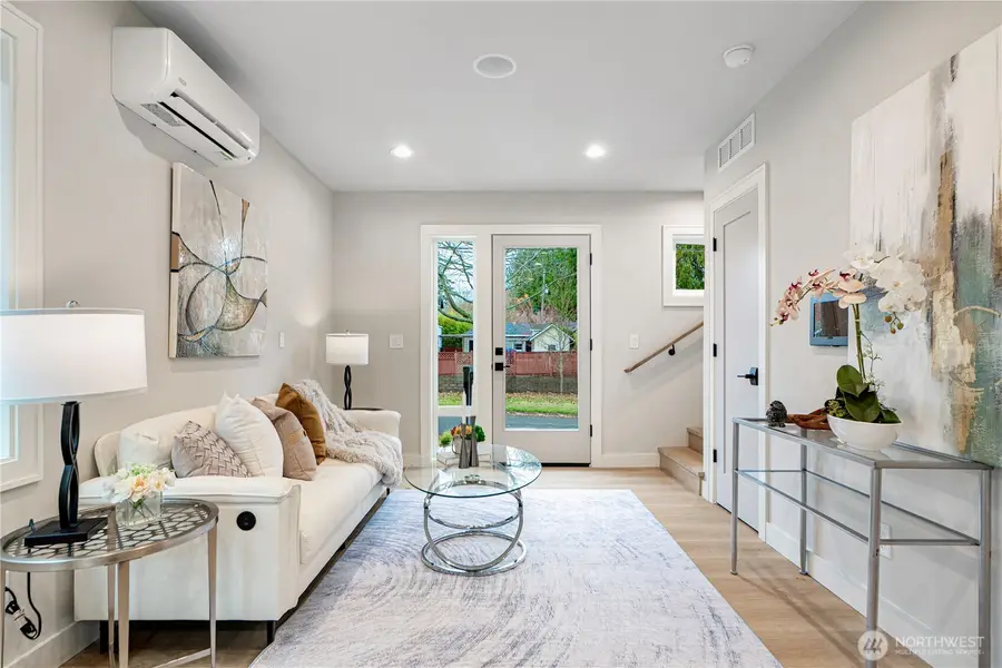 3054 Fairmount Ave Sw, Seattle, WA 98116 - Image #3