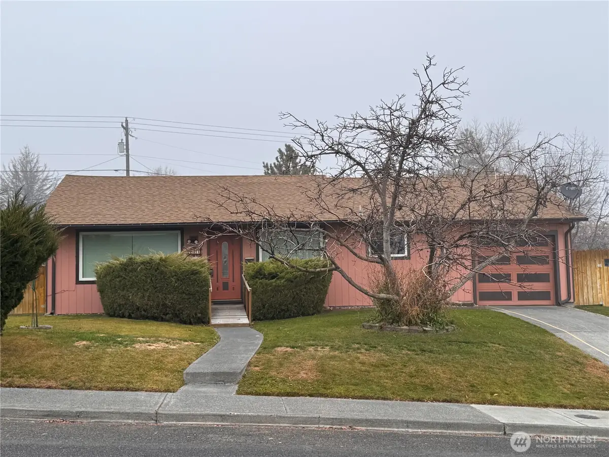 614 W Loop Drive, Moses Lake, WA 98837 - Image #1