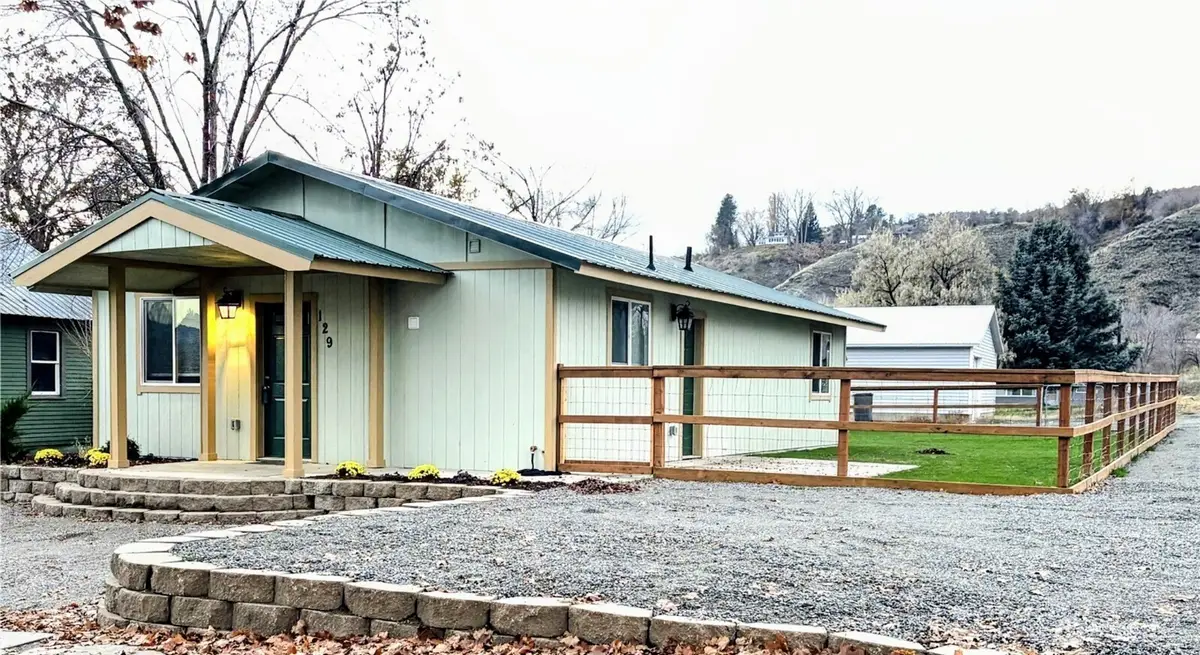 129 Cedar Street N, Omak, WA 98841 - Image #1