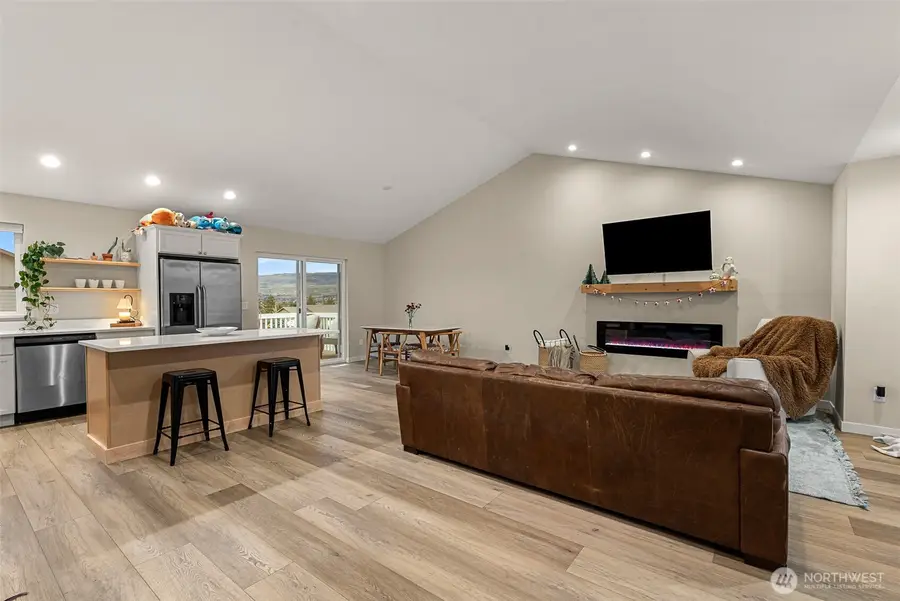 576 Saddle Rock Loop, Wenatchee, WA 98801 - Image #2