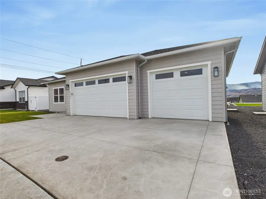2460 Noah Street Se, East Wenatchee, WA 98802 - Image #2