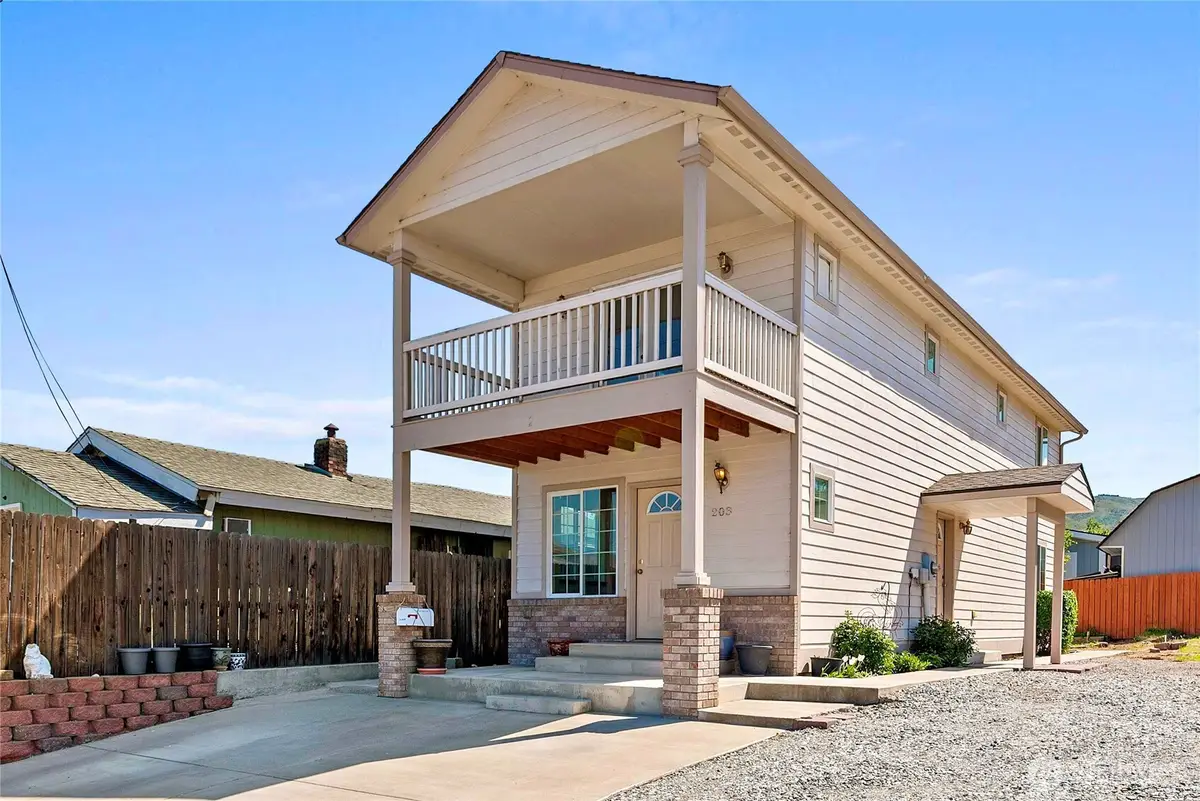 203 Marr Street, Wenatchee, WA 98801 - Image #1