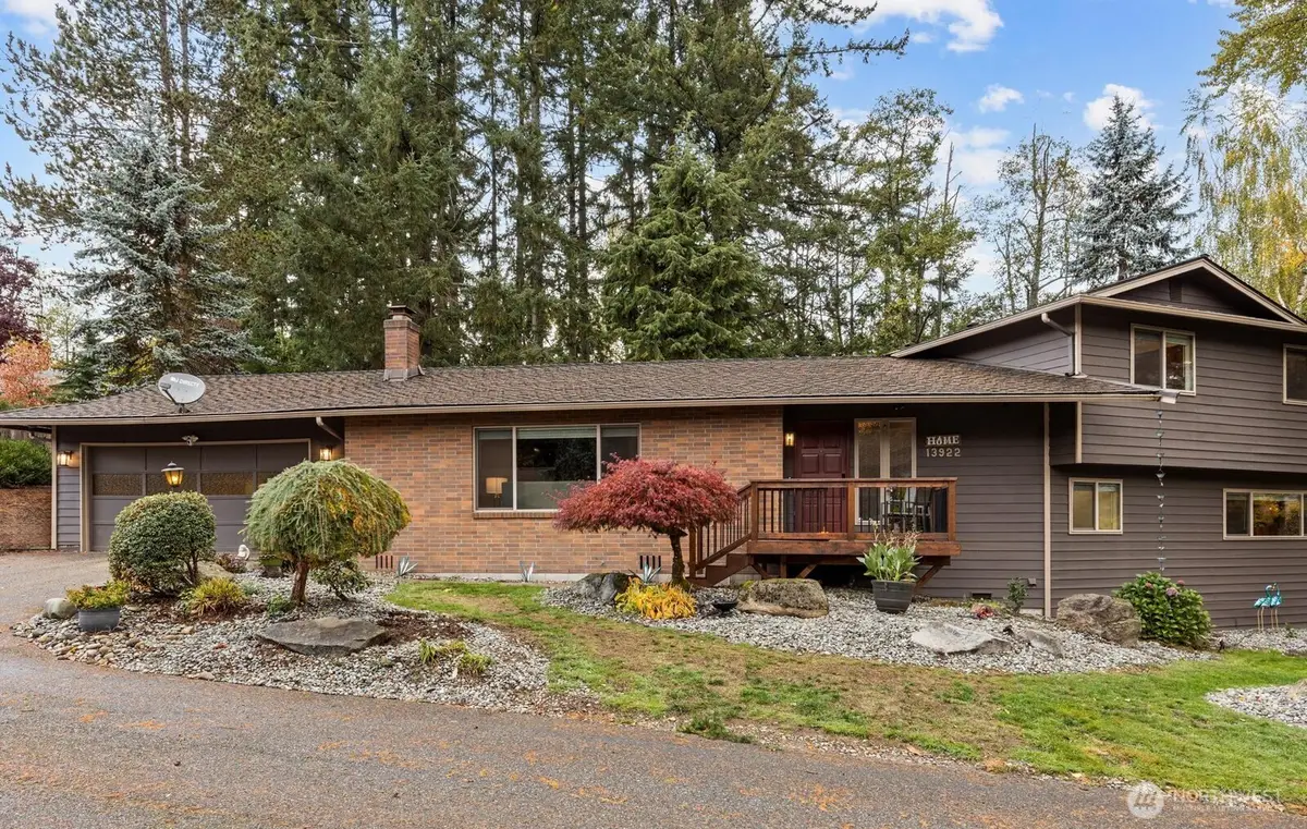 13922 Manor Way, Lynnwood, WA 98087 - Image #1