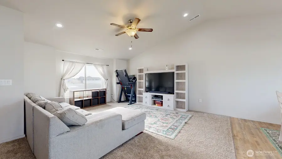 907 E Cascade Street, Othello, WA 99344 - Image #2