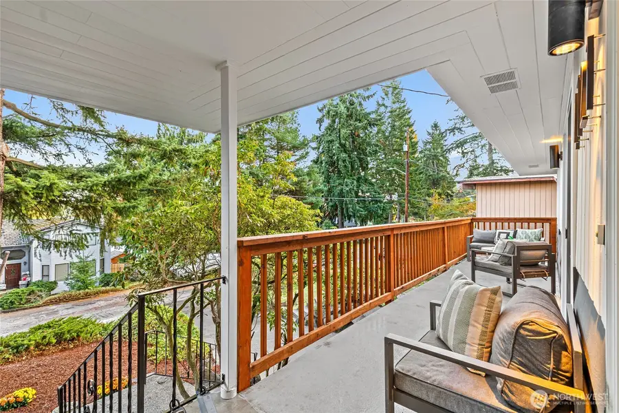 11721 24th Avenue Ne, Seattle, WA 98125 - Image #3