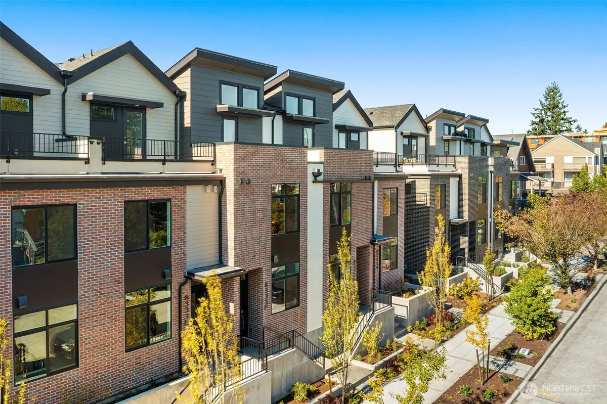 8333 12th Avenue Nw, Seattle, WA 98117 - Image #1