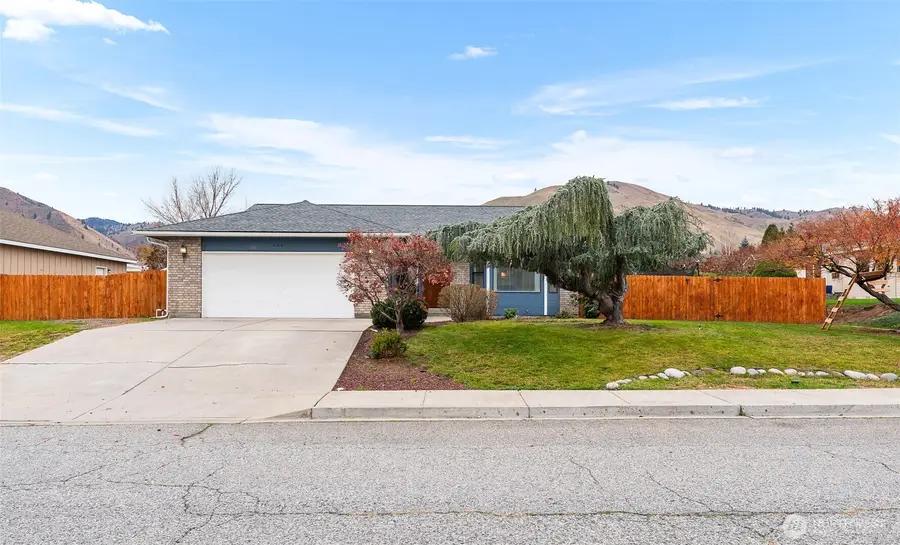 520 Cedar Wood Lane, Wenatchee, WA 98801 - Image #2