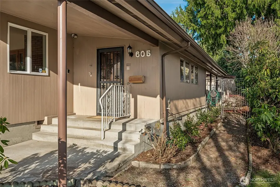 605 Louviers Avenue, Dupont, WA 98327 - Image #2