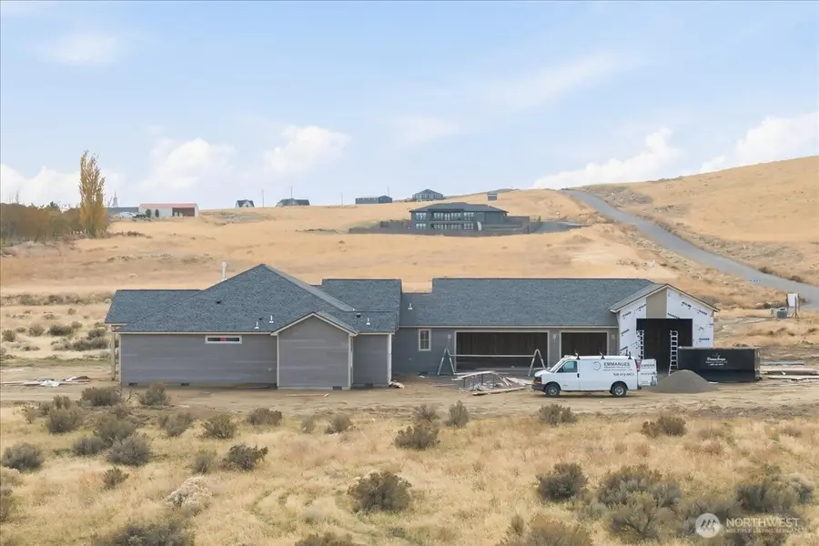 29183 Mammoth Dr, Kennewick, WA 99338 - Image #2