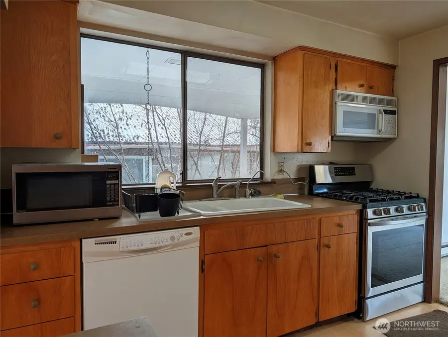 11214 34th Avenue E, Tacoma, WA 98446 - Image #3