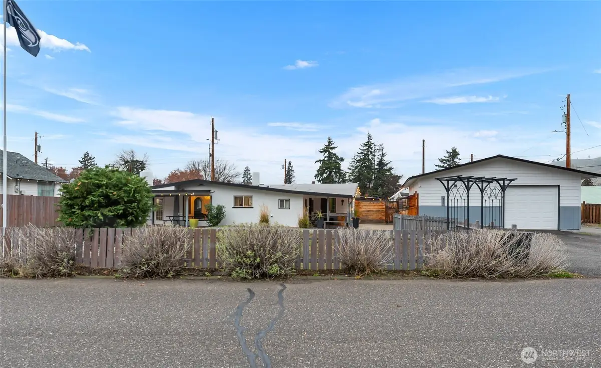 211 Riverfront Drive, Cashmere, WA 98815 - Image #1