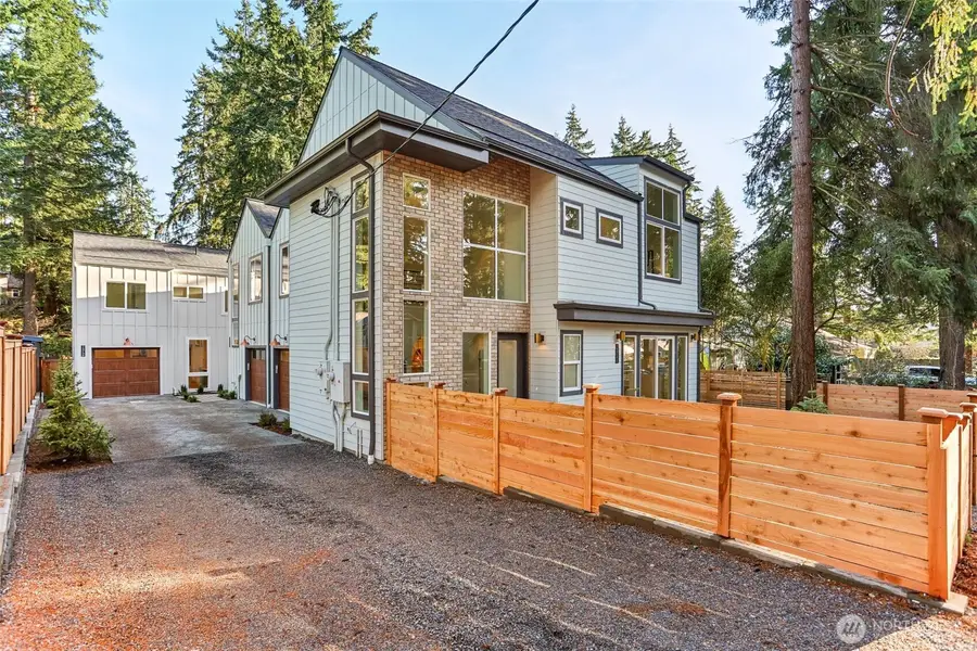 13750 Stone Avenue N, Seattle, WA 98133 - Image #2