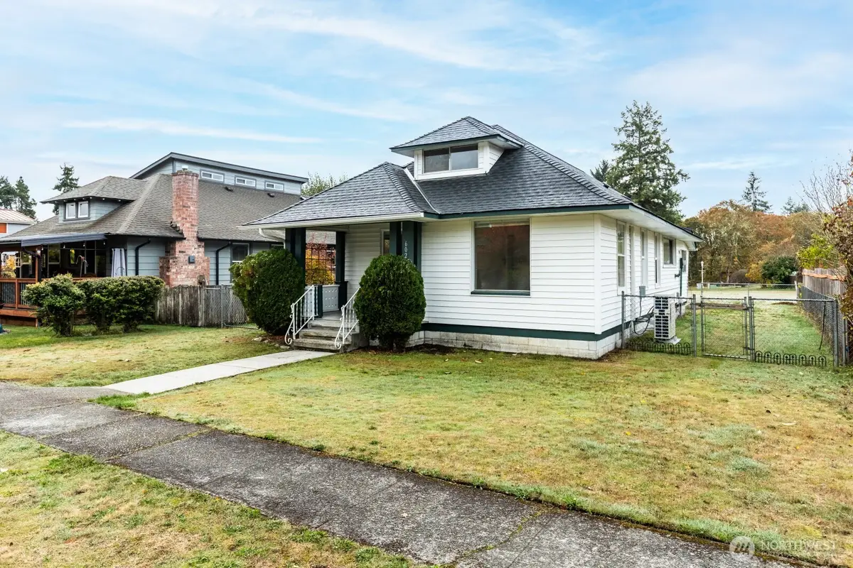 602 Louviers Avenue, Dupont, WA 98327 - Image #1