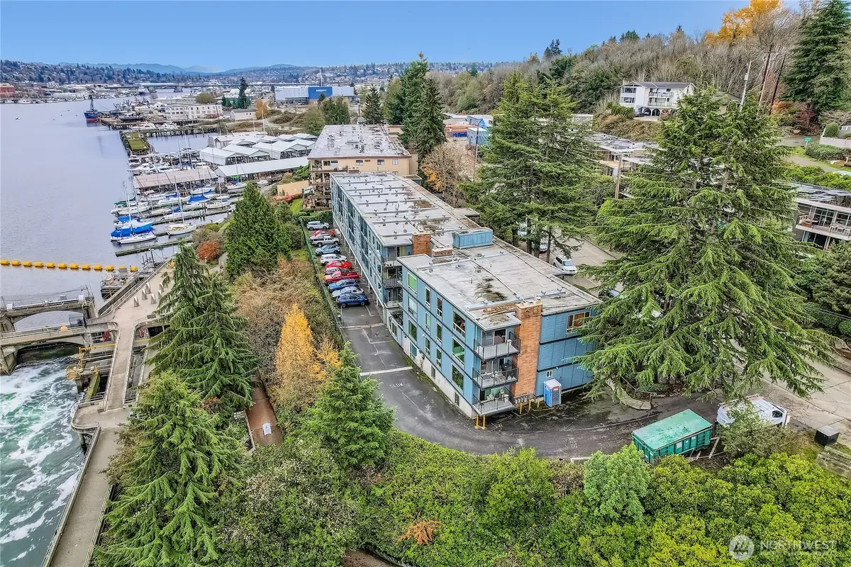 3200 W Commodore Way #206, Seattle, WA 98199 - Image #1