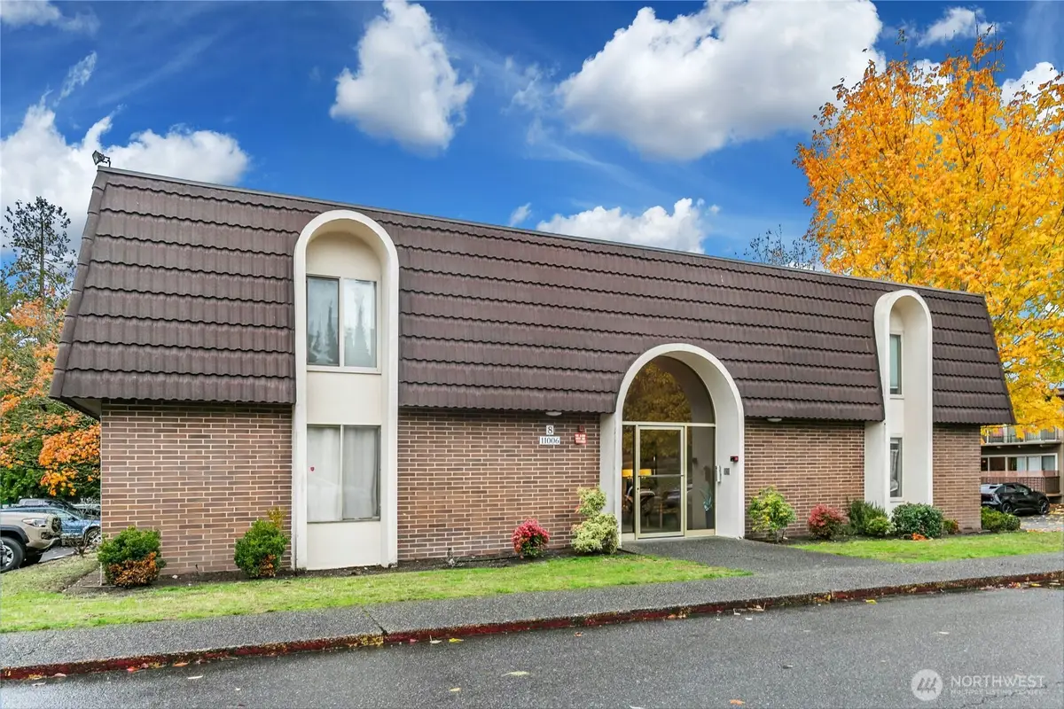 11006 NE 68th Street #806, Kirkland, WA 98033 - Image #1