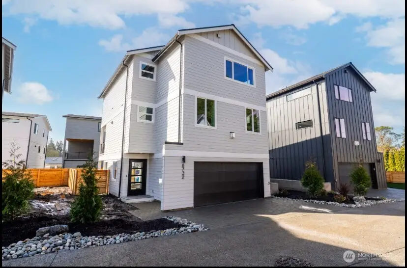 6732 21st Avenue Sw, Seattle, WA 98106 - Image #1