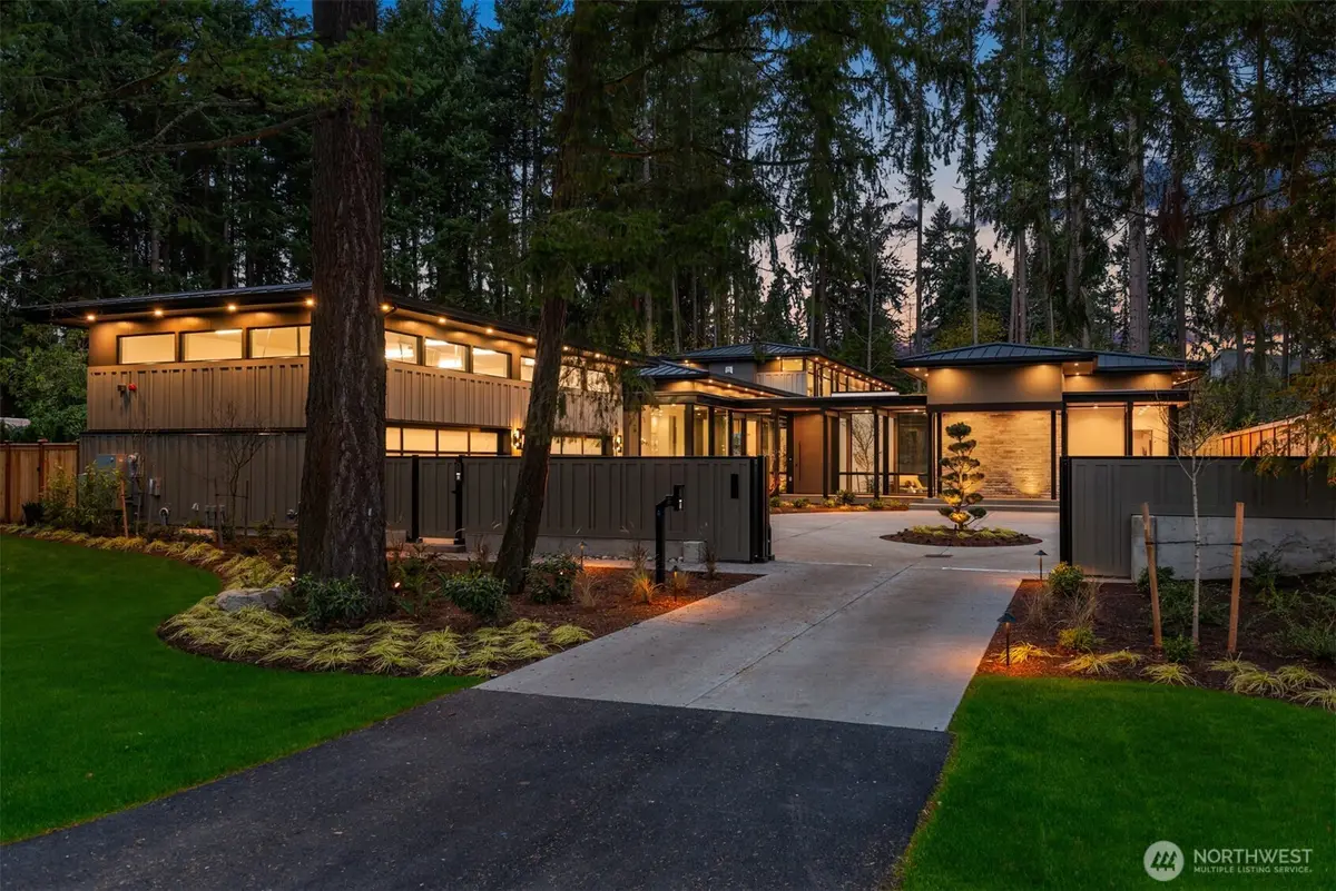 10620 SE 22nd Street, Bellevue, WA 98004 - Image #1