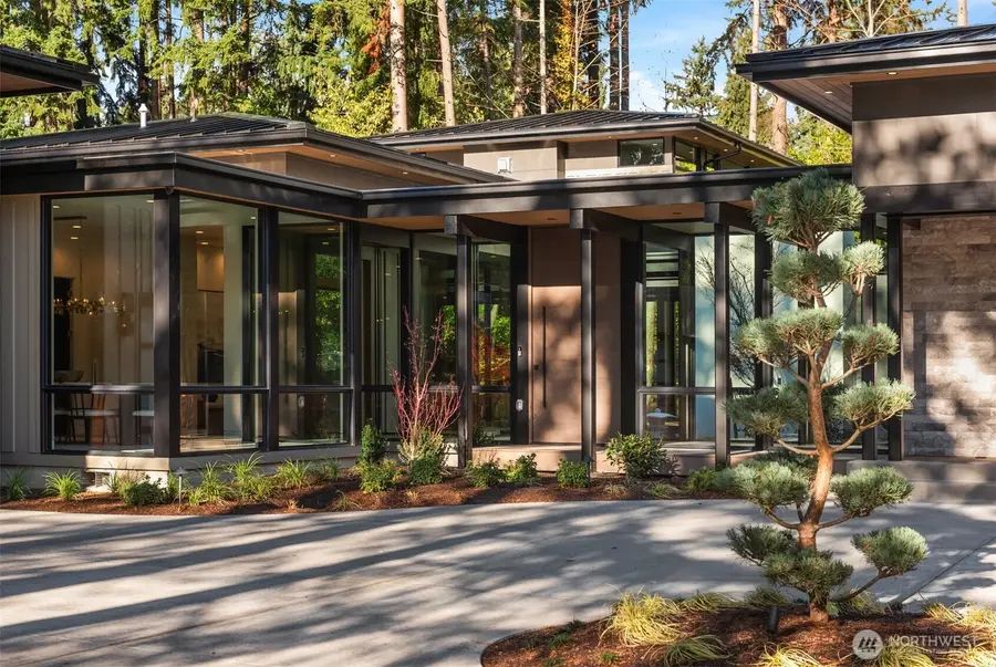 10620 SE 22nd Street, Bellevue, WA 98004 - Image #2