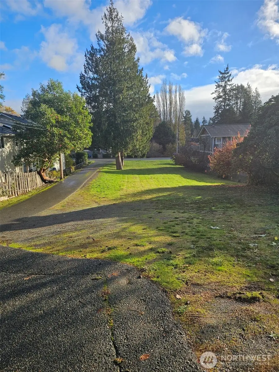 17129 10th Ne, Shoreline, WA 98155 - Image #2