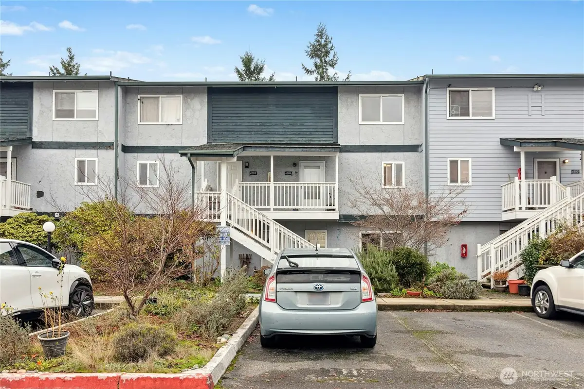 8823 Holly Drive #H204, Everett, WA 98208 - Image #1