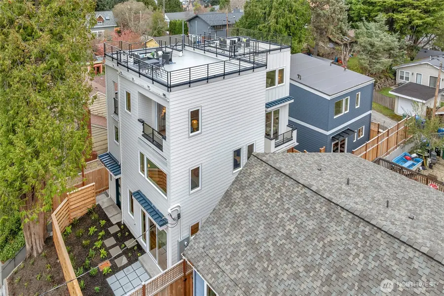 4048 32nd Avenue W, Seattle, WA 98199 - Image #2