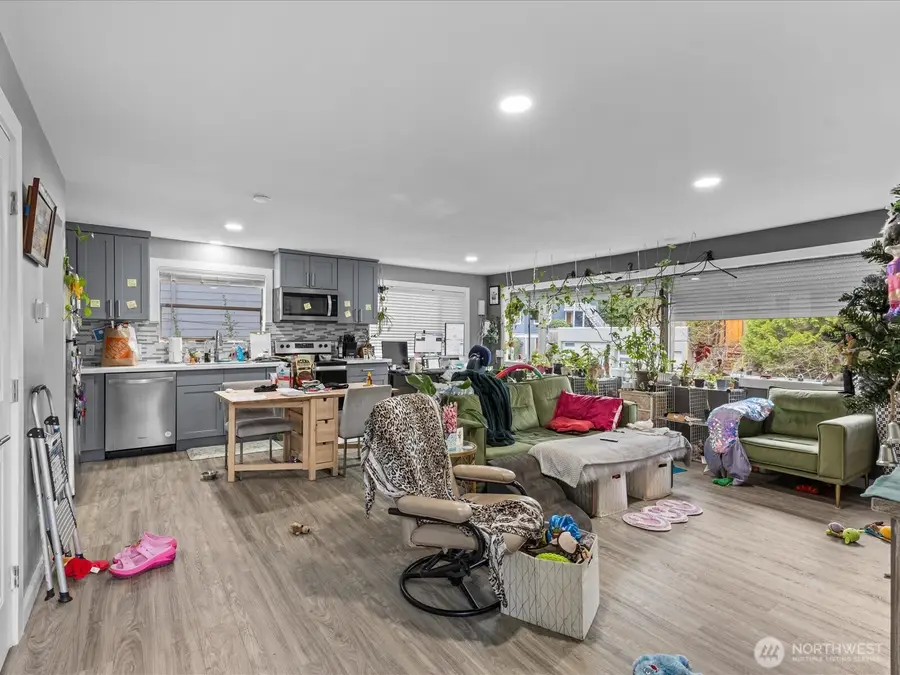 7138 47th Avenue Sw, Seattle, WA 98136 - Image #2