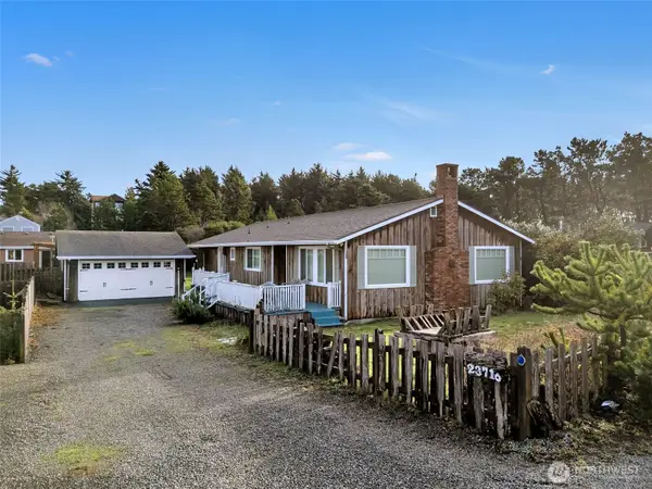 23716 J Place, Ocean Park, WA 98640