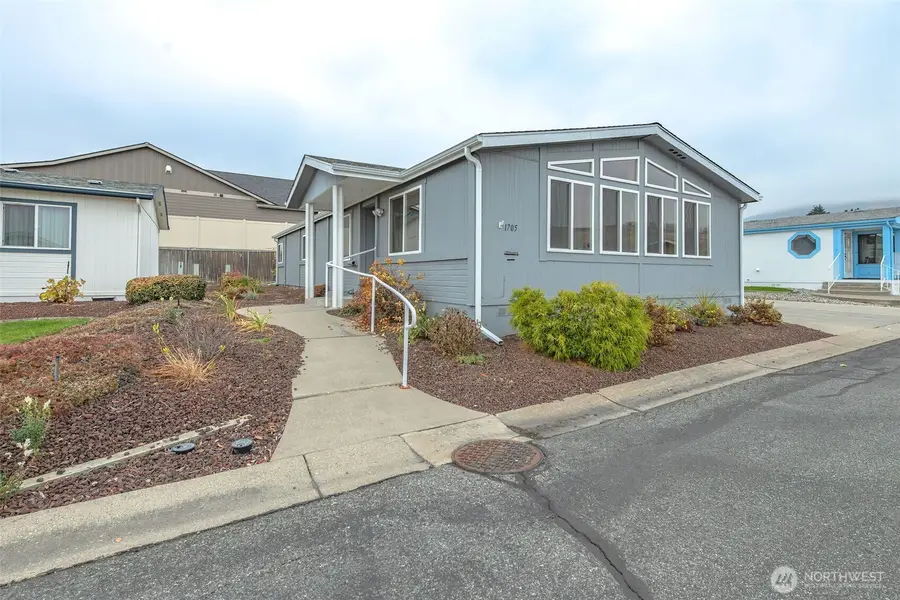 1705 Twins Peaks Drive, Wenatchee, WA 98801 - Image #2