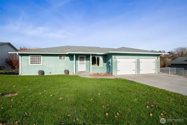 1403 W Cherry Avenue, Selah, WA 98942