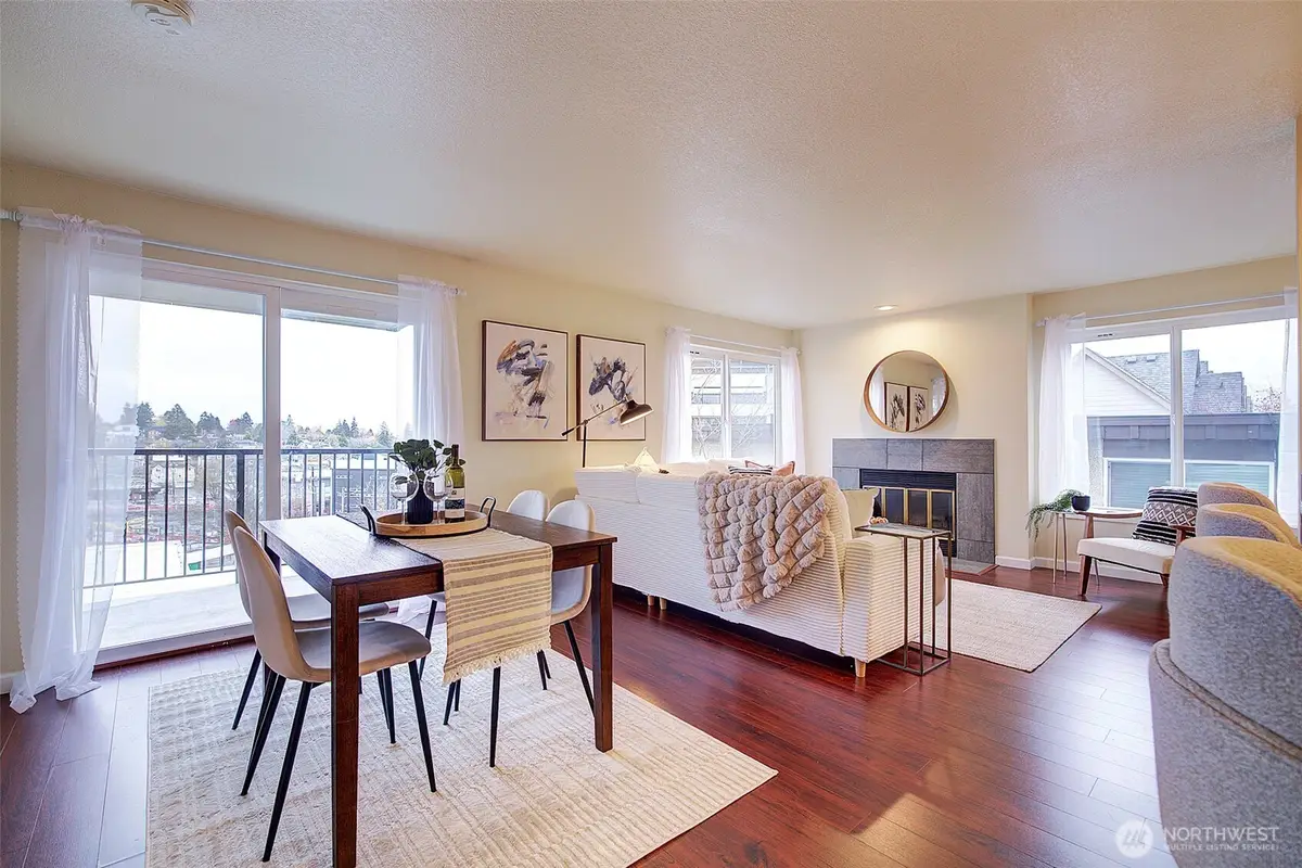 3890 Whitman Avenue N #301, Seattle, WA 98103 - Image #1