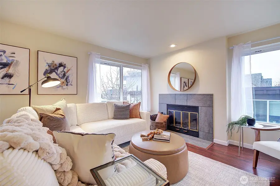 3890 Whitman Avenue N #301, Seattle, WA 98103 - Image #2