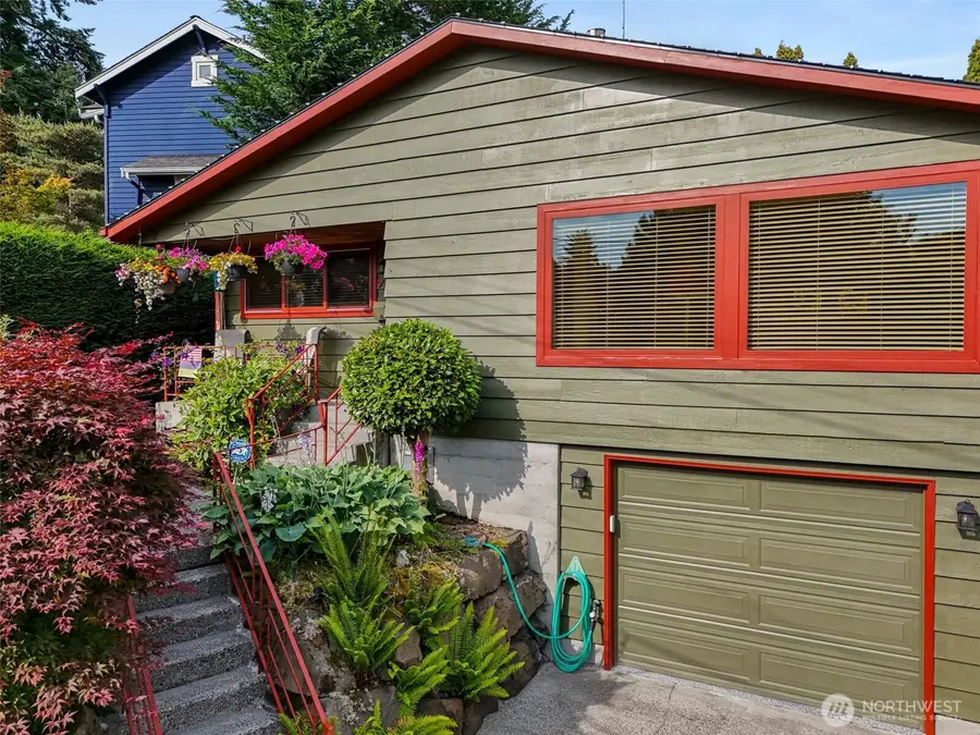 7139 Wright Avenue Sw, Seattle, WA 98136 - Image #2