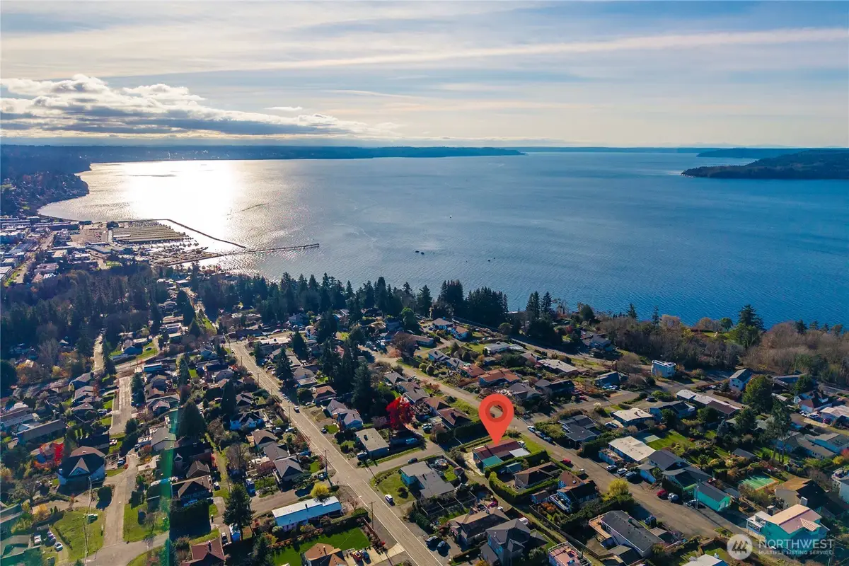 304 S 213th Street, Des Moines, WA 98198 - Image #1