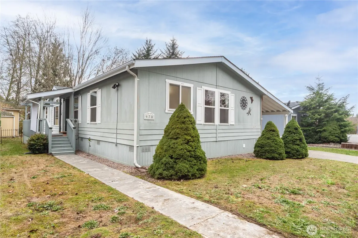 970 NE Saturn Lane, Bremerton, WA 98311 - Image #1