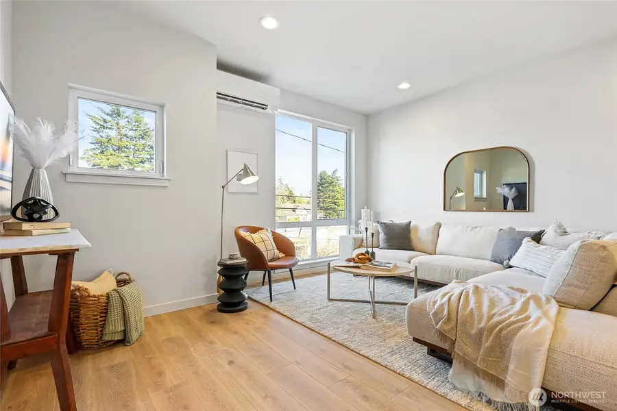 9721 6th Avenue Nw, Seattle, WA 98117 - Image #3