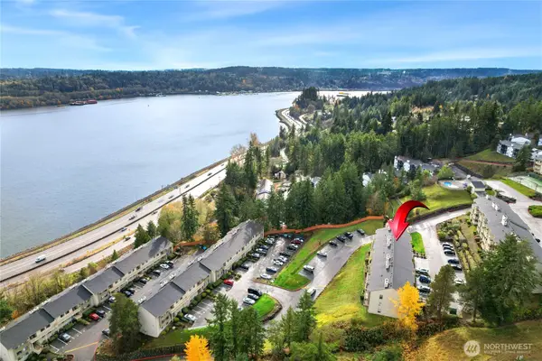 1725 W Sunn Fjord Lane #J205, Bremerton, WA 98312