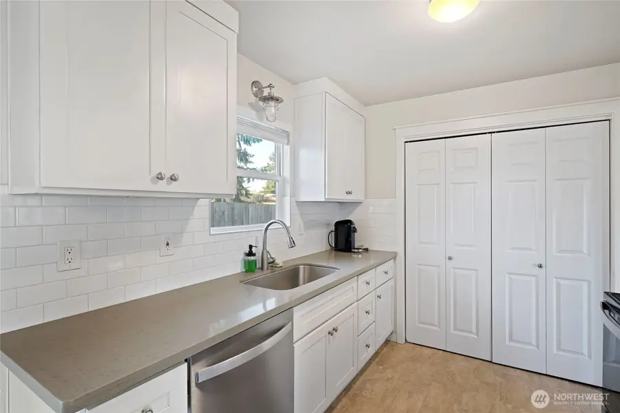 12162 Ainsworth Avenue S, Tacoma, WA 98444 - Image #3