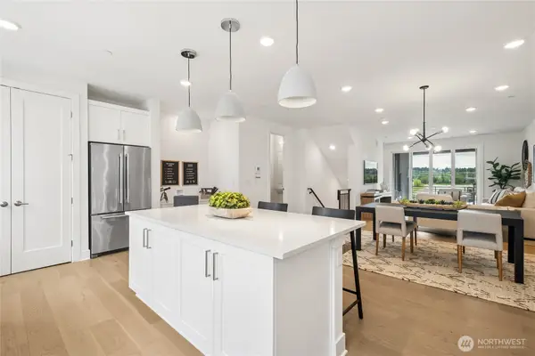 12217 137th Place Ne #2703, Redmond, WA 98052