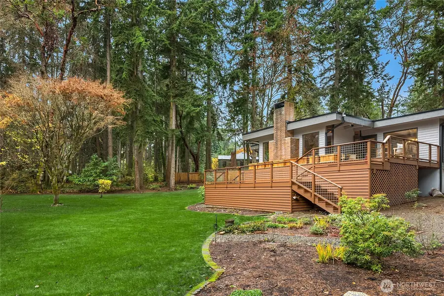 10871 Manitou Beach Drive Ne, Bainbridge Island, WA 98110 - Image #2