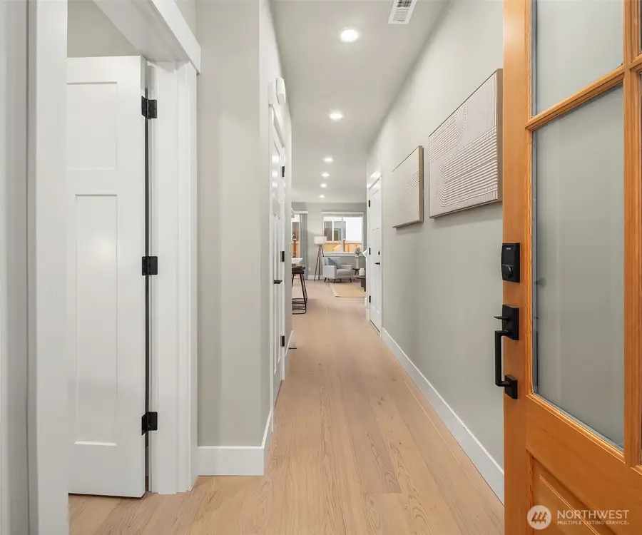 22210 222nd Street Sw, Edmonds, WA 98026 - Image #2