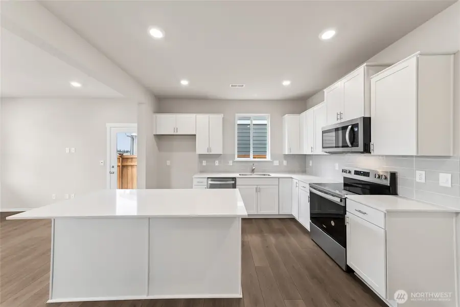 14934 Wallace Avenue E #675, Bonney Lake, WA 98391 - Image #2