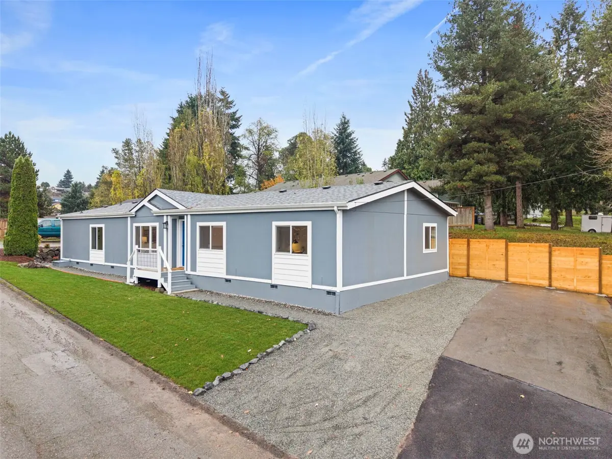 2525 SW 102nd Lane, Seattle, WA 98146 - Image #1
