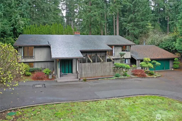 13392 Hidden Cove Lane Ne, Bainbridge Island, WA 98370