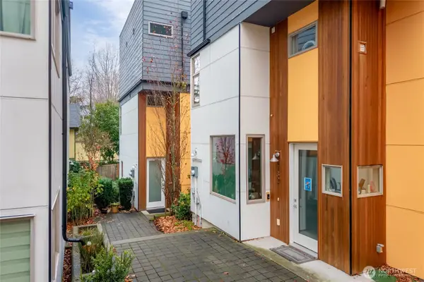 730 25th Avenue S, Seattle, WA 98144