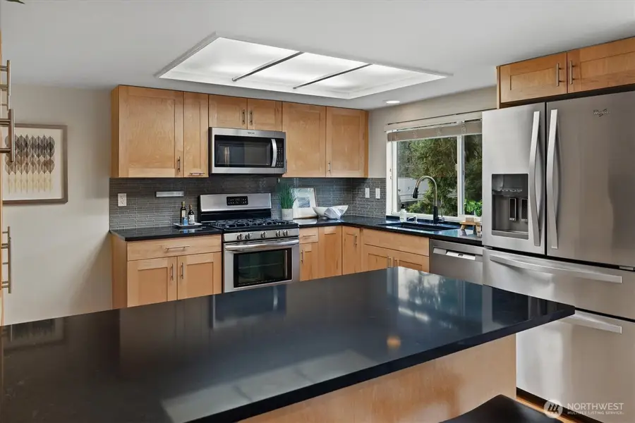 12247 84th Avenue Ne, Kirkland, WA 98034 - Image #2