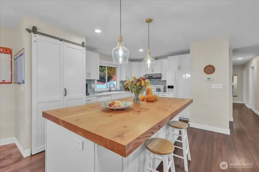 217 S Iowa Avenue, East Wenatchee, WA 98802 - Image #2